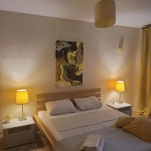  Апартаменты Sunflower Near Airport & Railway Station & Center City!