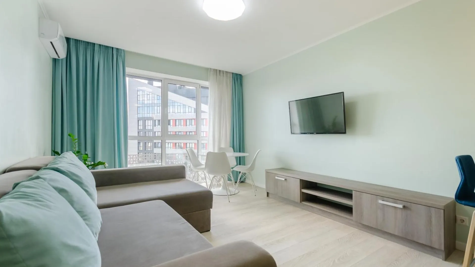 Petrovdom Apartments 21-212 In Rc Kvartet, 16Г Vasyl Lypkivskyi Street Kyiv Ukraine